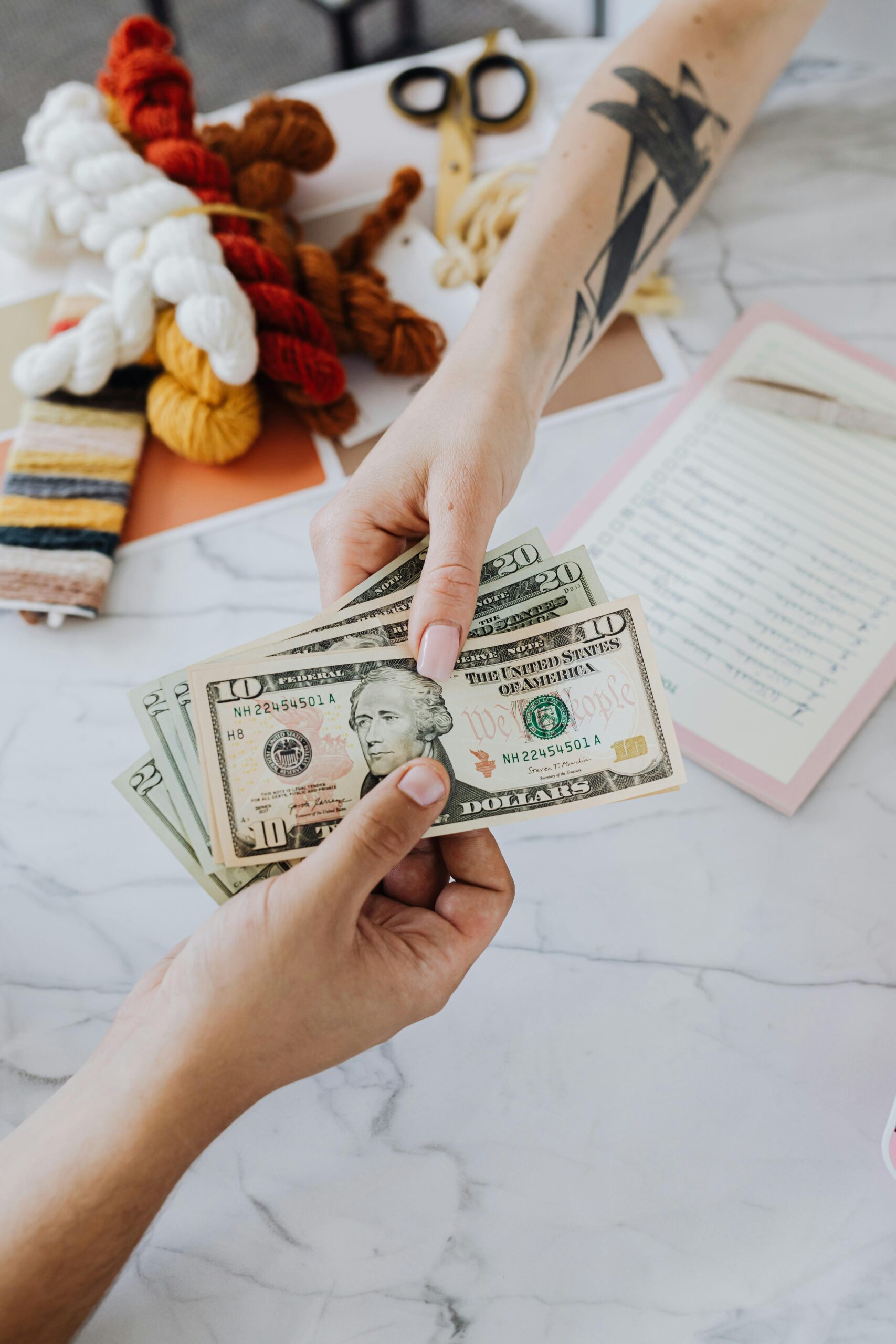 GBP/USD میں اضافہ – بینک آف انگلینڈ کی "ہاکش کٹ" اور امریکی بیروزگاری دعوؤں میں اضافہ